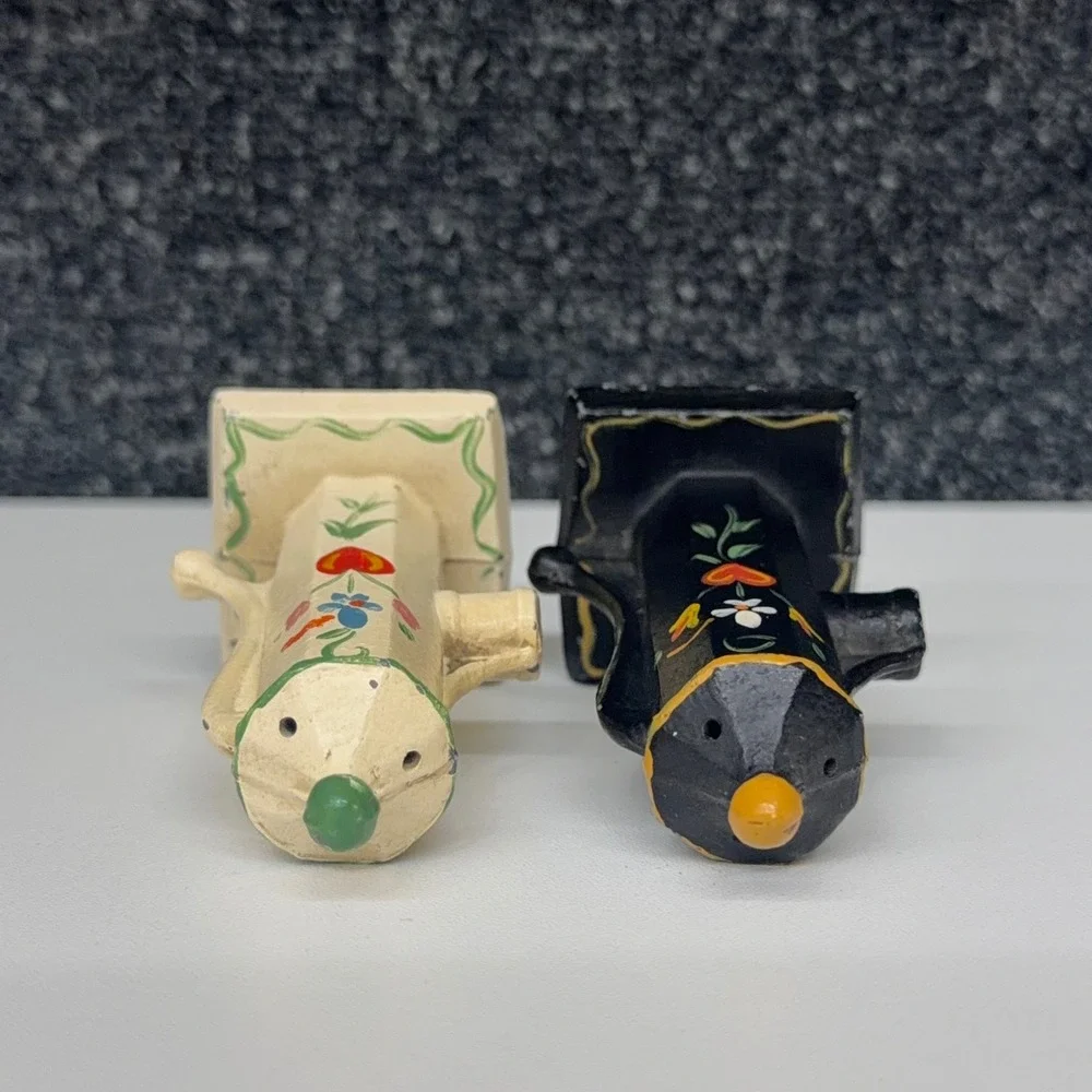 Vintage Cast Iron Water Pump‎ Salt and Pepper Shakers Hand Painted Floral Set